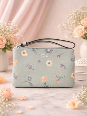 Coach Corner Zip Wristlet Light Blue Teal Mystical Floral Print NWOT